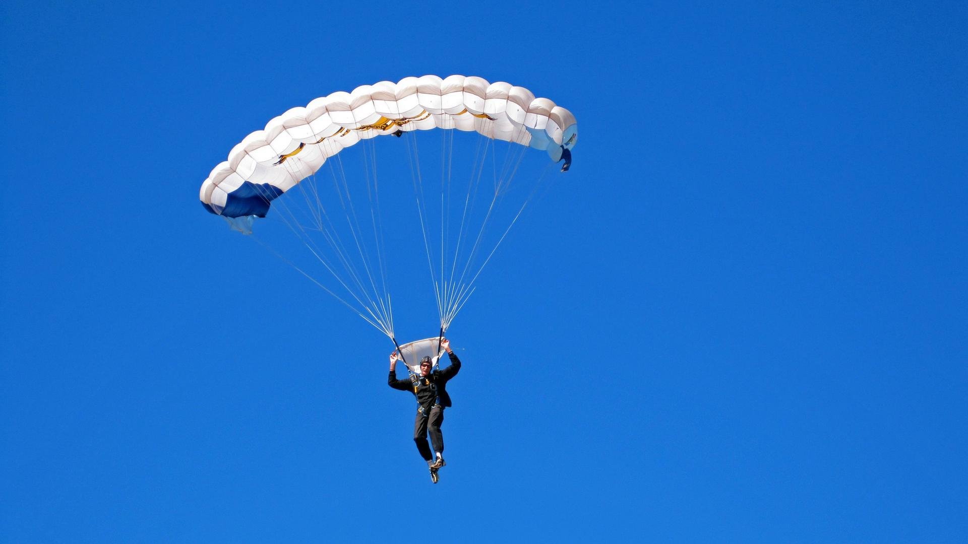 _天空极限滑翔:突破高度的速度感_,北京极限天空体育文化有限责任公司